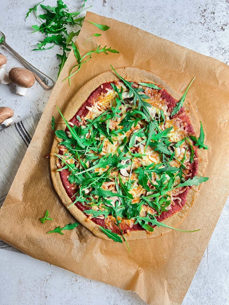 Quinoa Pizza mit Ruccula